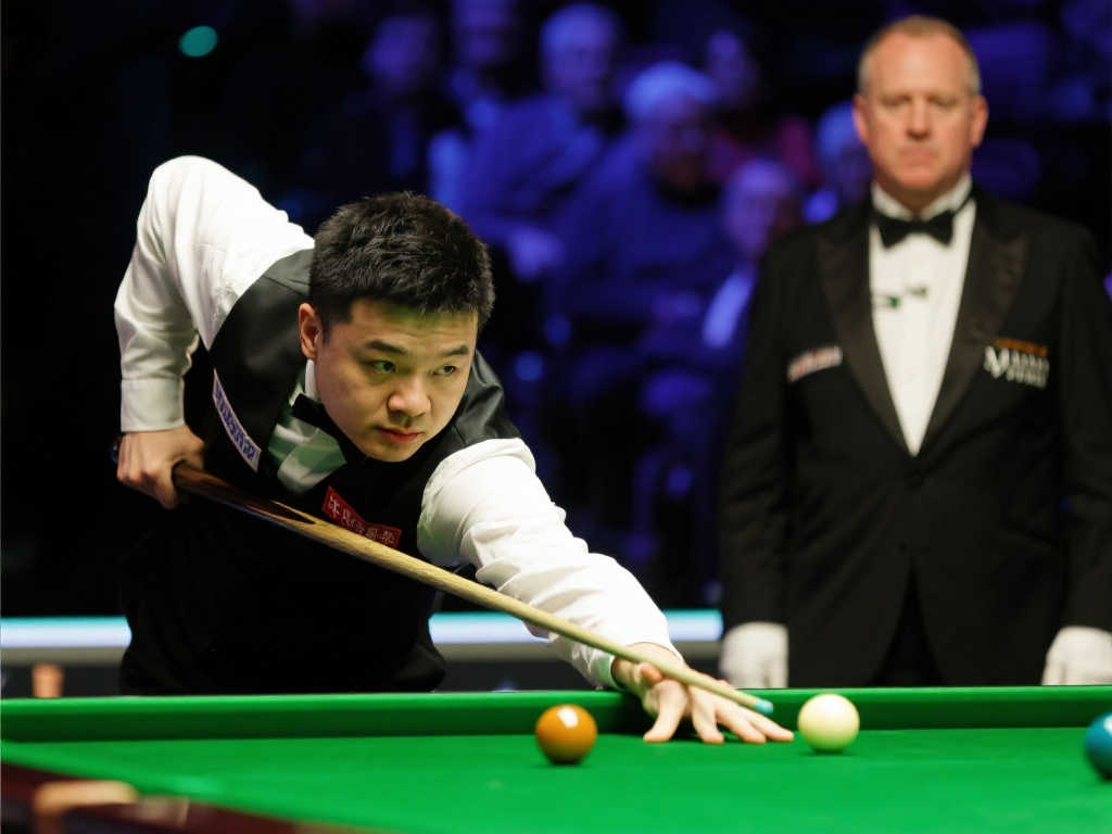 赵心童冲击斯诺克大满贯,仅差大师赛成90后第一人! 赵心童冲击斯诺克大满贯,仅差大师赛成90后第一人!